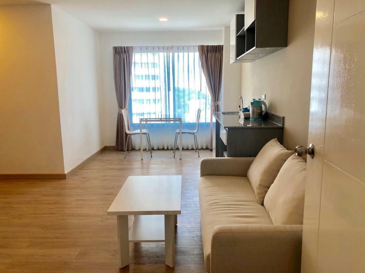 Apartment with Garden View