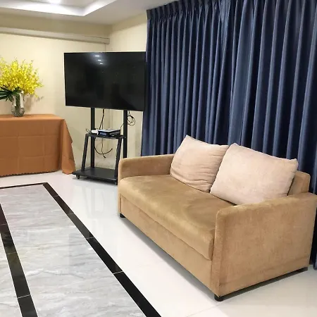 The Lux Ladprao 10-3